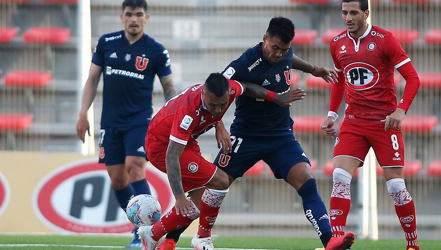 U. La Calera derribó a la U con un penal en la agonía y el partido terminó con polémica