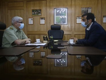 Ministro del Interior y nuevo jefe de Carabineros abordan reforma a la institución en su primera reunión