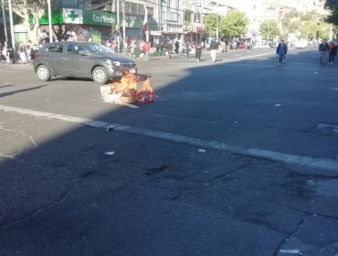 Cientos de manifestantes se congregan en las afueras del Congreso en Valparaíso