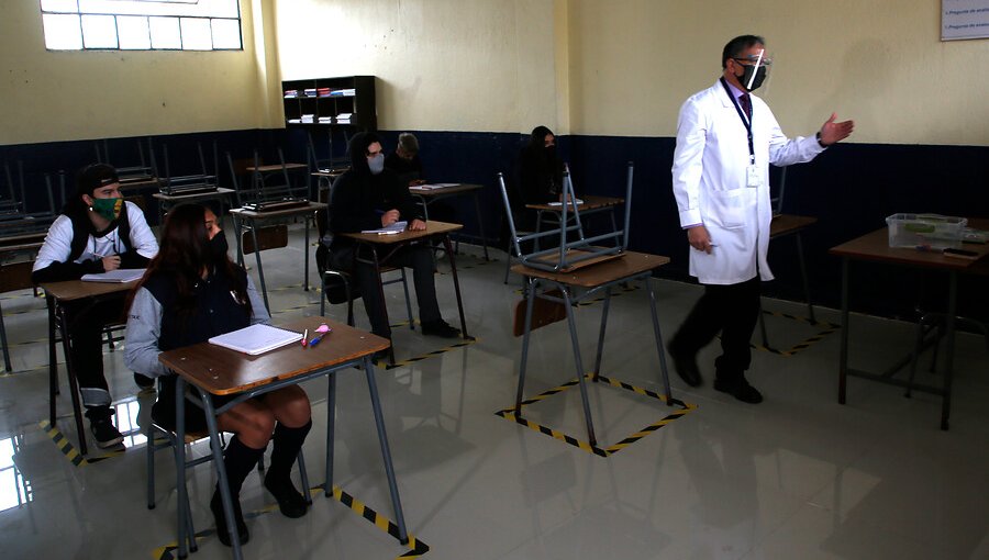 60 colegios de la región de Valparaíso retornarían a las clases presenciales en los próximos días