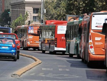 Viajes en transporte público aumentan, pero se mantienen bajo las cifras de marzo