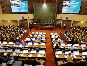 Regresa a la Cámara el proyecto que obliga a partidos a renunciar a la violencia como método de acción política