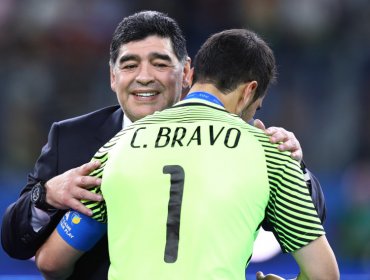 Claudio Bravo y su adiós a Diego Maradona: "Se nos fue un gigante de nuestro fútbol"