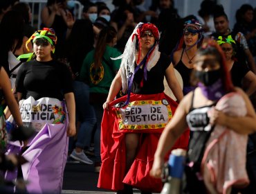 Cientos de mujeres se manifestaron en pleno centro de Valparaíso contra la violencia sexista