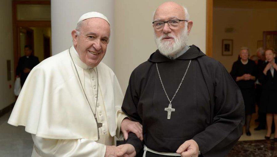 Celestino Aós se reunió con el Papa Francisco: "Está bien informado de Chile"