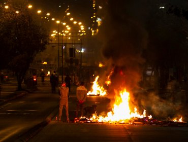 Adolescente murió atropellado en barricada y adulto quedó grave en Huechuraba: hay un detenido