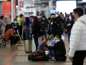 48 extranjeros fueron devueltos a sus países desde el aeropuerto de Santiago tras reapertura de fronteras