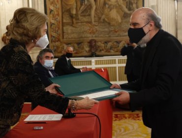 Raúl Zurita recibió con "orgullo y pudor" el XXIV Premio Reina Sofía de Poesía Iberoamericana