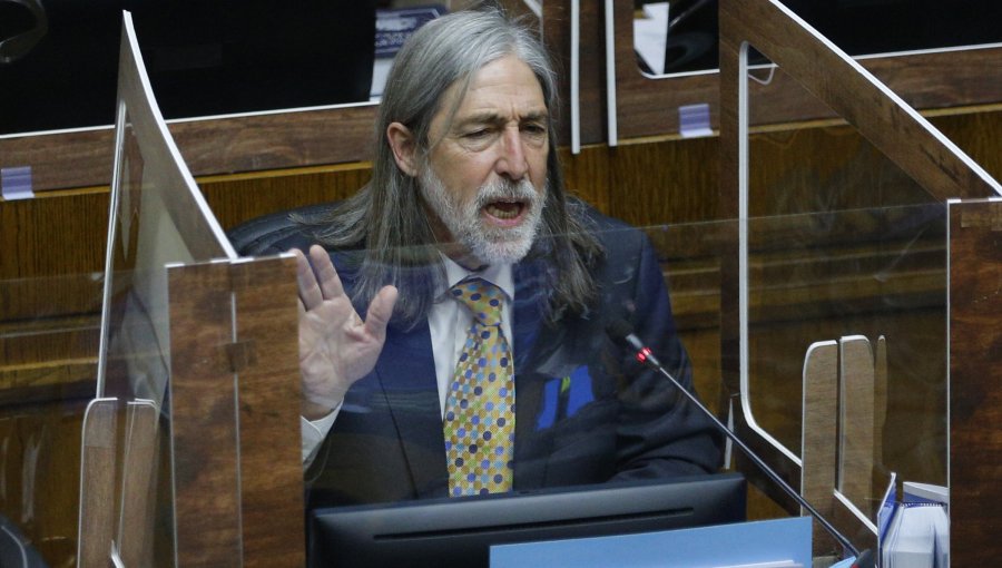 Senador Letelier y 10% de fondos de pensiones: "El Gobierno fue derrotado al tener que presentar su proyecto"