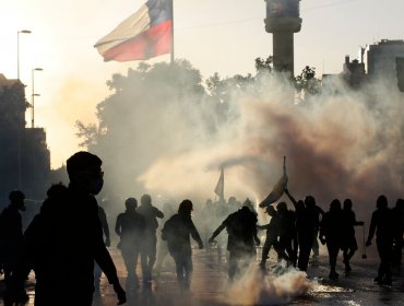 Al menos 22 detenidos por manifestaciones, enfrentamientos y saqueo en el centro de Santiago