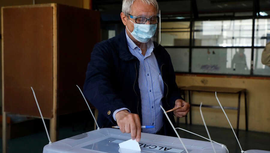 En reñida elección, Aldo Valle vence a Cristián Mella y será el candidato de Unidad Constituyente por la Gobernación Regional de Valparaíso