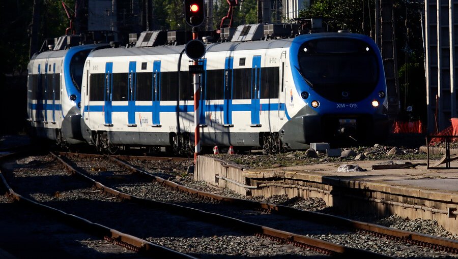 EFE reporta fuertes pérdidas por caída de pasajeros en Tren Central y Metrotren