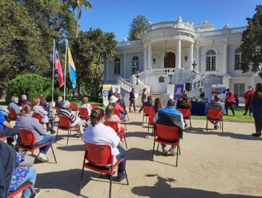 Comerciantes de barrio de Viña del Mar recibieron smartphones para que se capaciten sobre la Ley del Consumidor