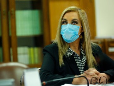 Diputados de oposición en picada contra Pamela Jiles por abstención en censura a la mesa de la Cámara