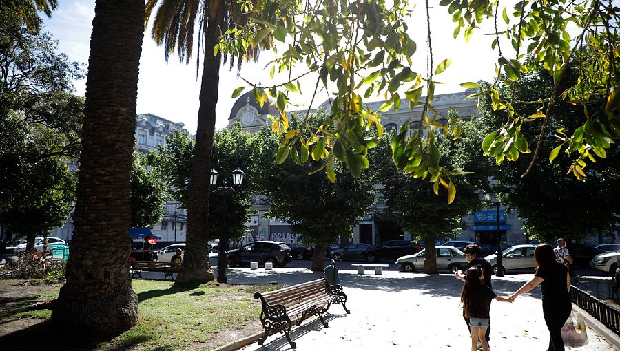 Comienzan los trabajos de mejoramiento y reparación de la plaza Victoria de Valparaíso