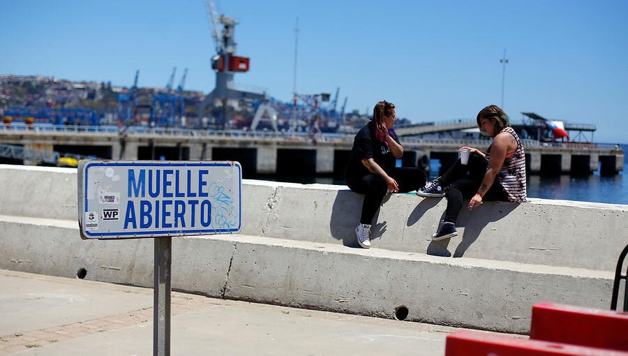 Advierten aumento de casos de Covid-19 en la región de Valparaíso por "relajación" en medidas de prevención