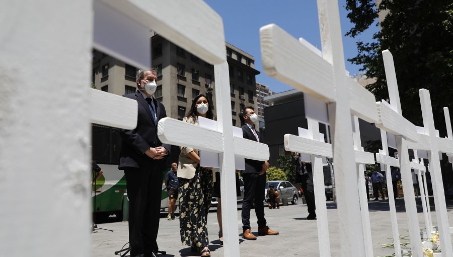 Colegio Médico realizó homenaje a doctores fallecidos por la pandemia del Covid-19