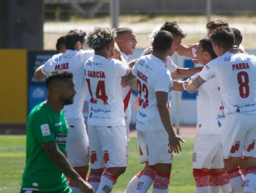 Palermo debutó en la banca de Curicó con una aplastante goleada ante Audax