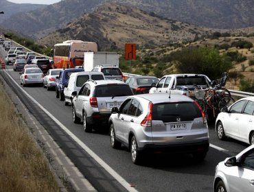 Unos 400 mil vehículos saldrán de la región Metropolitana por “fin de semana largo”