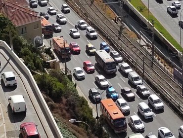 Un fallecido deja accidente en la Av. España en dirección a Valparaíso: se produjo alta congestión vehicular