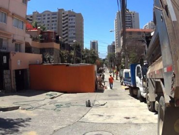 Calzada de calle Von Schroeders de Viña será mejorada durante reposición de colector de aguas lluvias