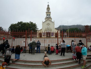 Pese a restricciones por motivos sanitarios, peregrinos llegaron en masa al Santuario de Lo Vásquez