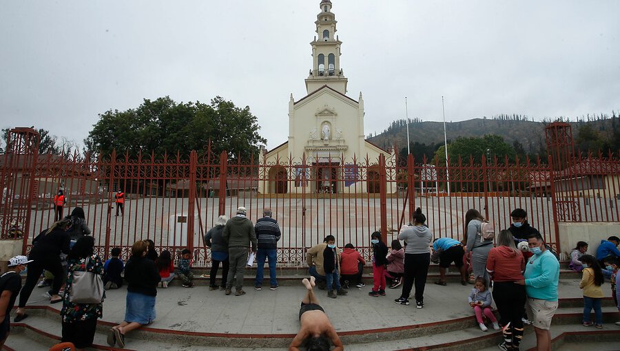 Pese a restricciones por motivos sanitarios, peregrinos llegaron en masa al Santuario de Lo Vásquez