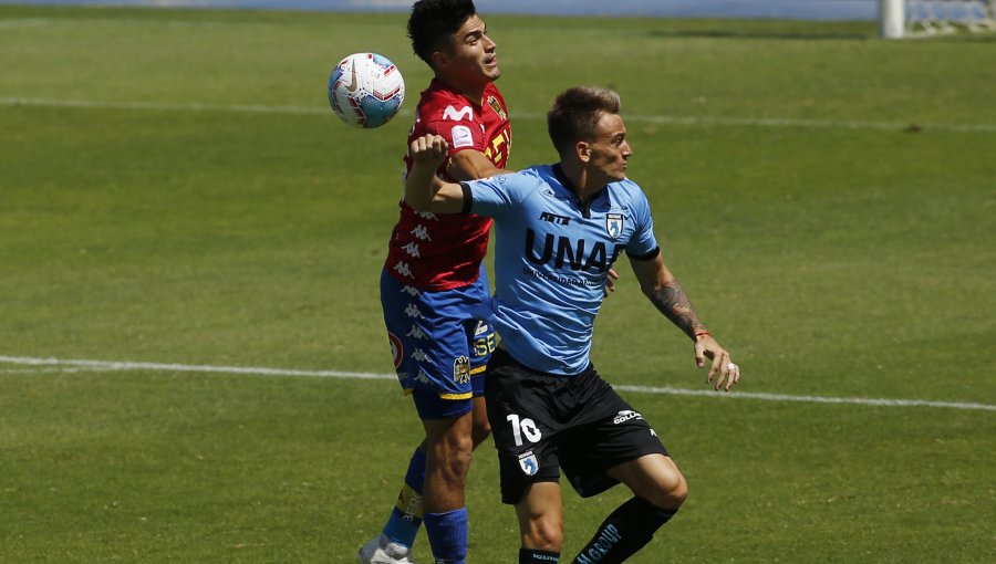 Unión Española se volvió a alejar de la cima tras empatar ante Deportes Iquique