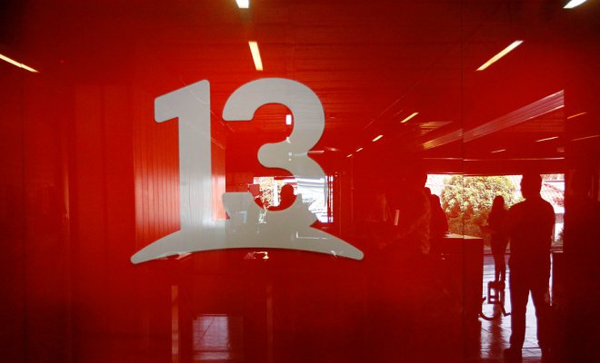 Canal 13 anunció que destacado rostro dejará la estación tras más de 20 años