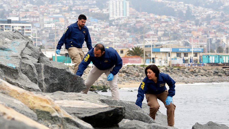 Homicidio en Caleta Abarca: Desconocidos mataron a balazos a hombre de 24 años en popular balneario viñamarino