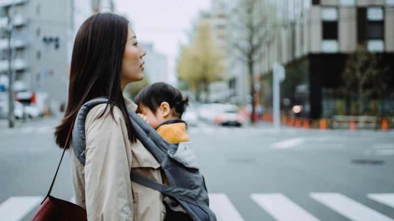 El plan de Japón para que sus ciudadanos encuentren pareja y se reproduzcan