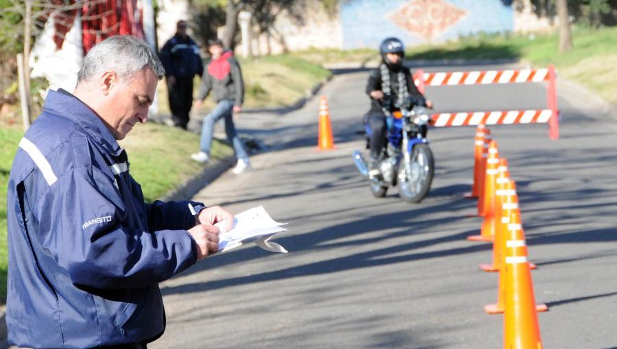 Ministerio de Transportes presenta nuevo examen para obtener Licencia de conducir Clase C