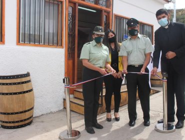 Internos de la cárcel de Putaendo atenderán la recién inaugurada sala de ventas de pan y empanadas