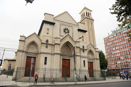 Vaticano archiva causa contra presbítero acusado de abuso sexual en Valparaíso: laicos piden seguir investigando