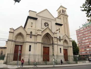 Vaticano archiva causa contra presbítero acusado de abuso sexual en Valparaíso: laicos piden seguir investigando