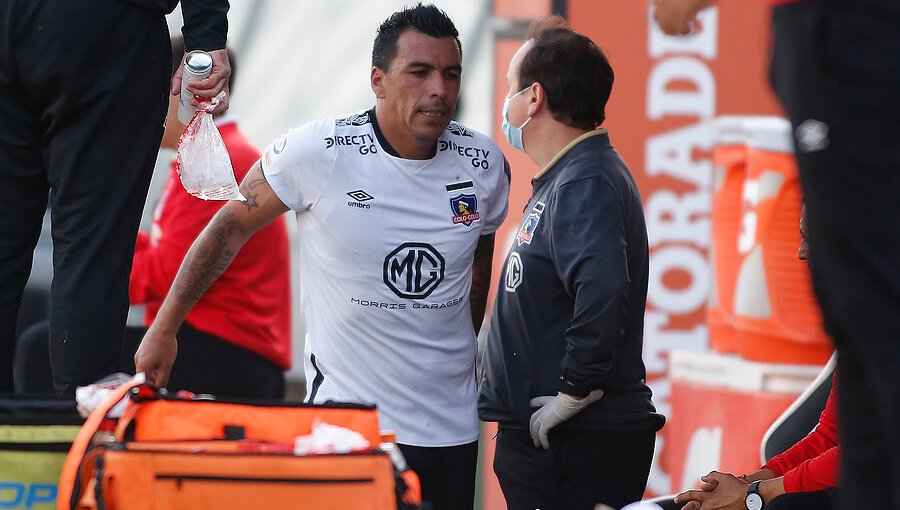 Esteban Paredes se infiltraría para jugar y salvar del descenso a Colo-Colo