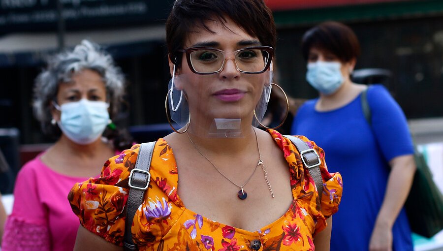 Karina Oliva presentó a comité político feminista con miras a elección de gobernador de la región Metropolitana