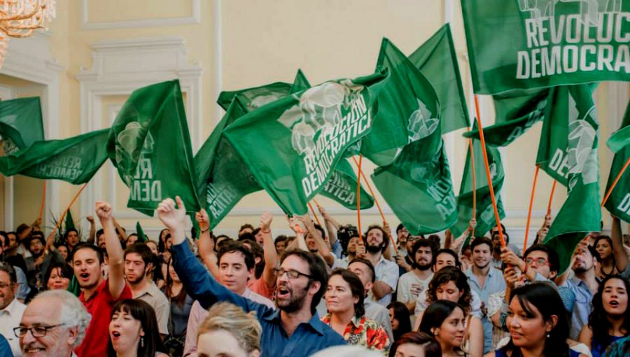 Revolución Democrática acordó pactar con el Partido Comunista y FRVS para la Convención Constitucional