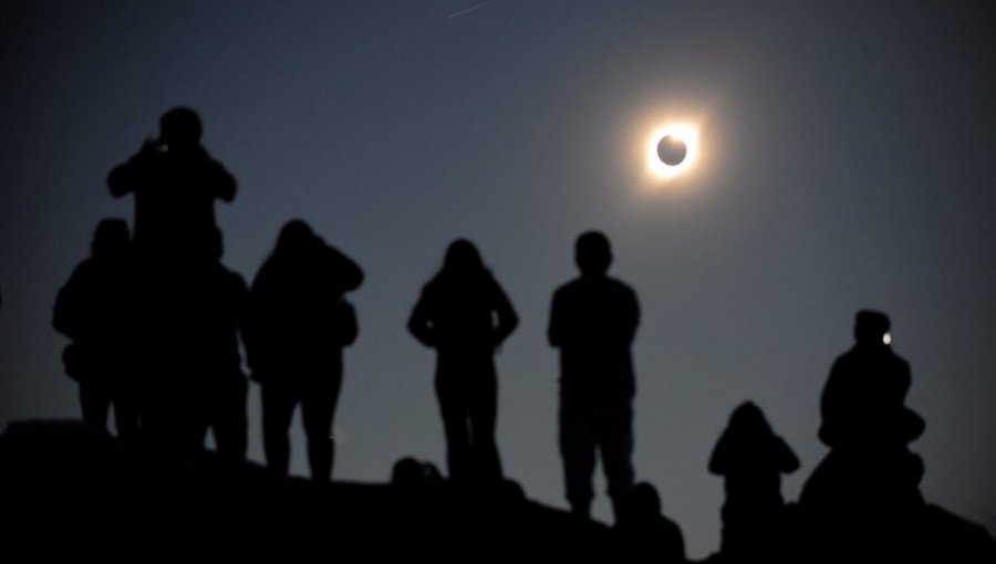 Conozca el porcentaje y horario del peak del Eclipse Total de Sol región por región