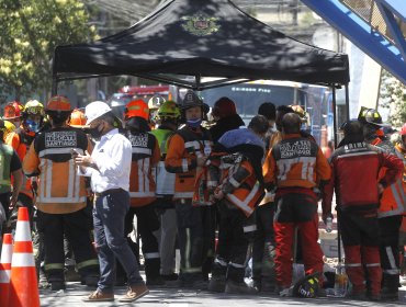 Mujer atrapada tras caída de grúa sobre casas fue rescatada en Independencia: está fuera de riesgo vital