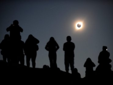 Conozca el porcentaje y horario del peak del Eclipse Total de Sol región por región