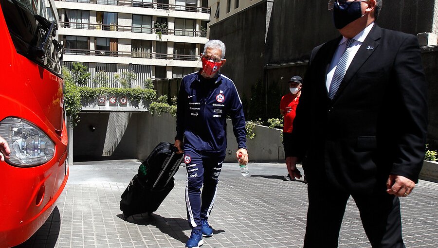 Reinaldo Rueda habría enviado equipaje a Colombia en chárter de Junior