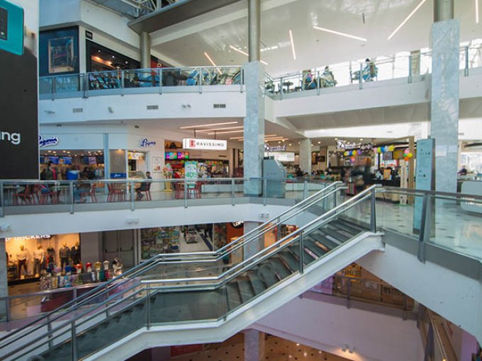 Cursan sumarios sanitarios a tiendas del Mall Marina Arauco de Viña por