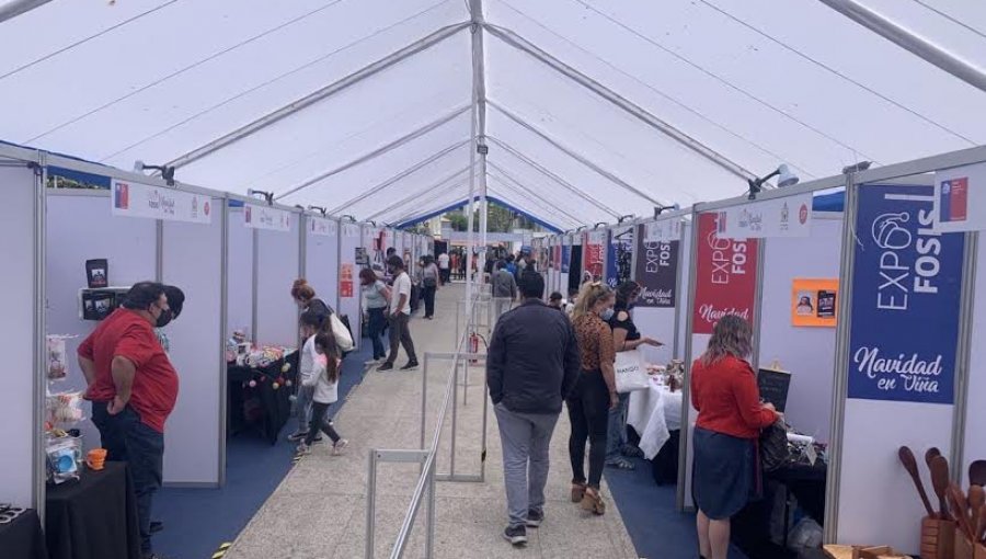 Refuerzan llamado a comprar regalos de Navidad en feria que apuesta por emprendedores viñamarinos