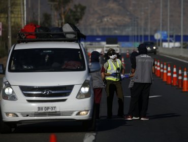 Carabineros devolvió a 680 vehículos que intentaron salir de Santiago sin permisos