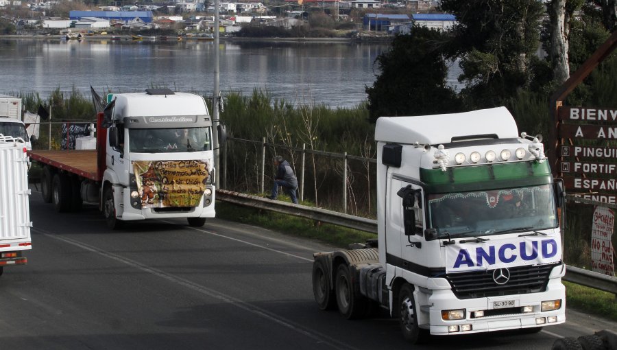 Ancud vuelve a Transición: Ministro Paris pide diálogo y no "subvertir a la población"