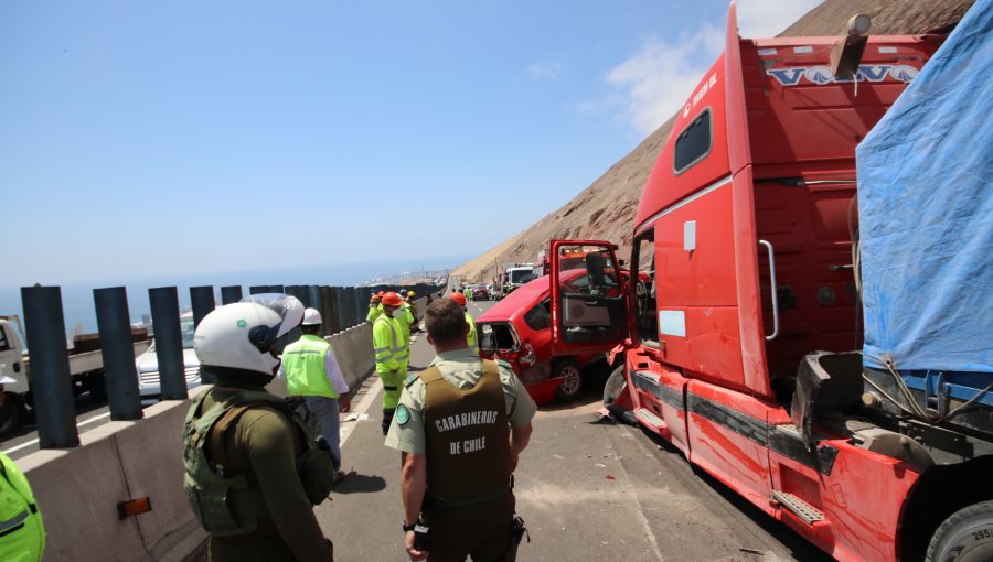 Choque múltiple en control sanitario de la ruta 68 dejó un fallecido a la altura de Curacaví