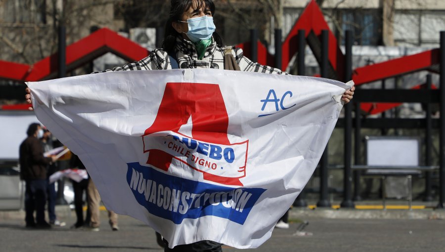 Chile Digno y Frente Amplio formalizan bloque de cara a las elecciones del 11 de abril