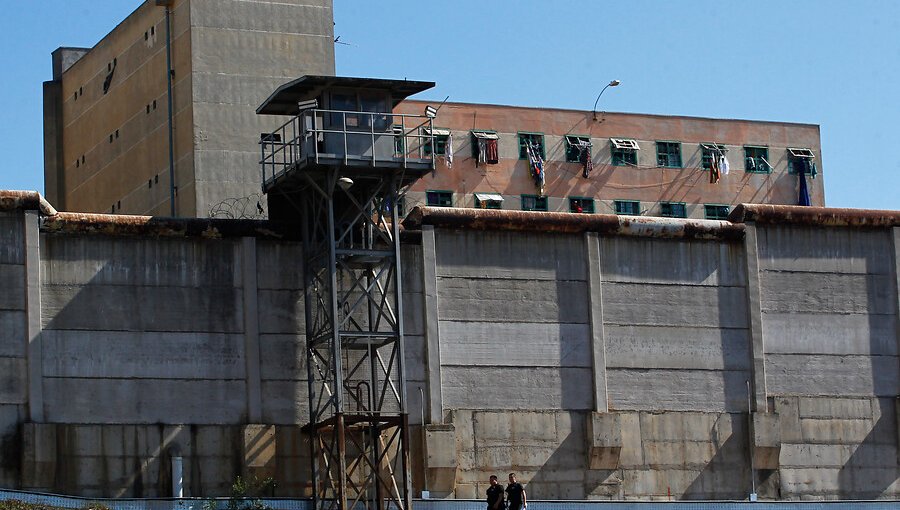 Dos módulos de la cárcel de Valparaíso fueron aislados por caso positivo de Covid-19 en funcionaria de Gendarmería