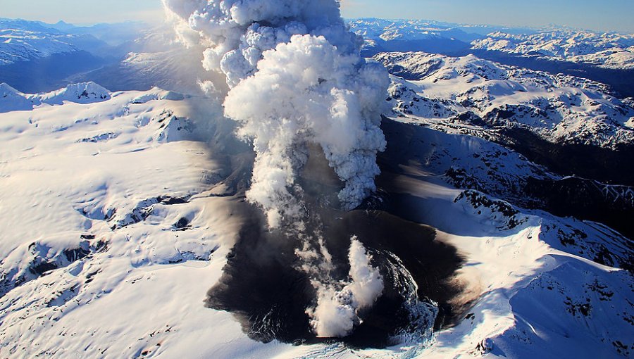 Declaran Alerta Amarilla en el volcán Hudson de Aysén por aumento de la sismicidad